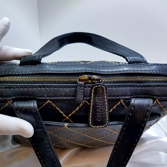 ⚠️SOLD⚠️ Chanel Wild Stitch Bowler - Picture 3 of 8